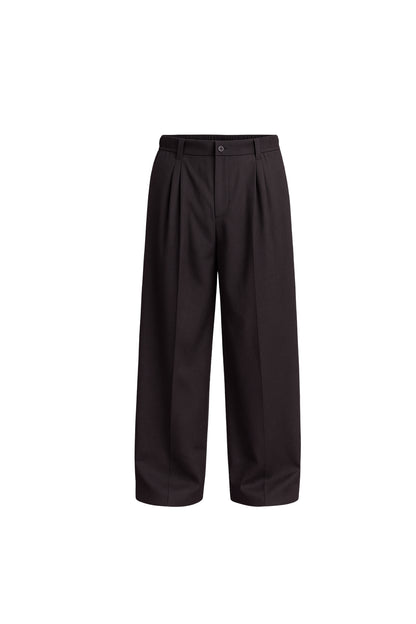 100% Black Wool. Relaxed Fit.