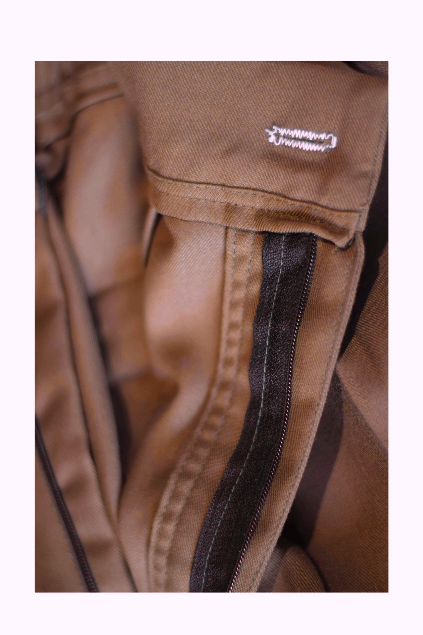 100% Brown Wool. Loose Fit Trousers.